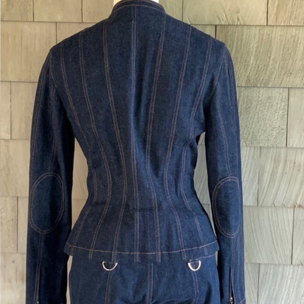 Classy Escada Jacket and Pants Set - Picture 3 of 13